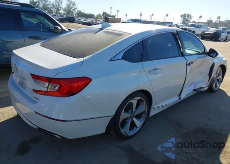 2018 Honda Accord Touring z USA, uszkodzony, nr VIN 1HGCV1F90JA045706